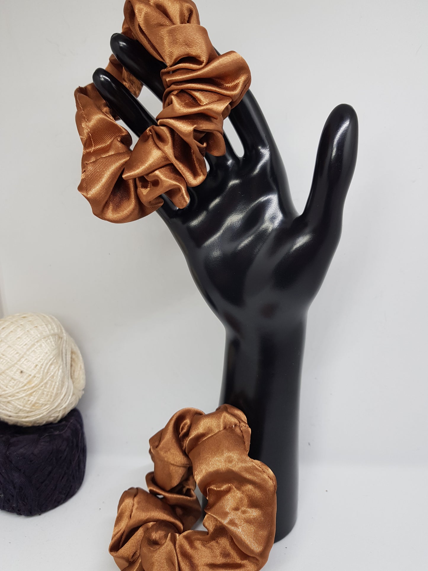 Chouchou satin camel