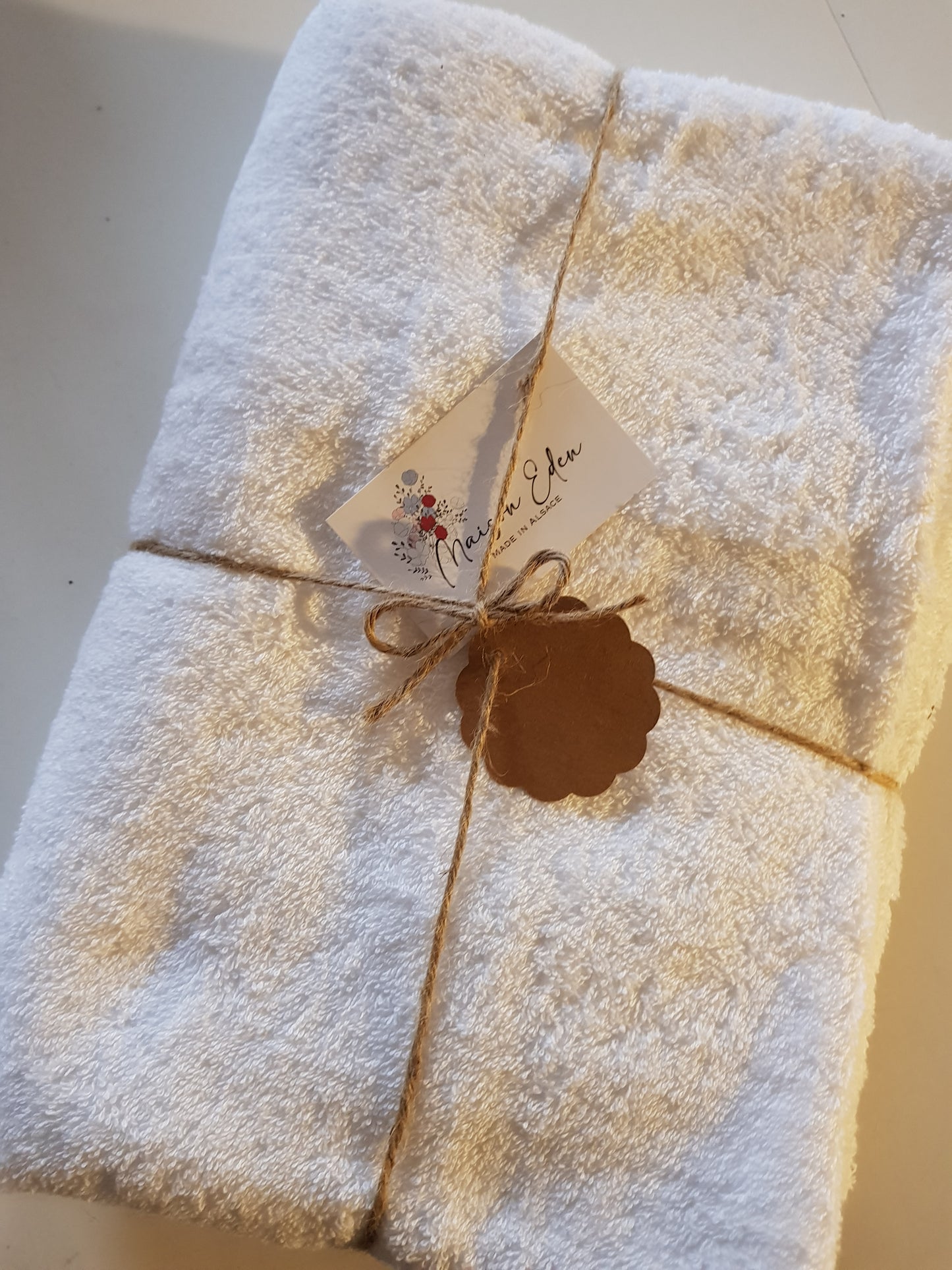 Serviette de bain brodée