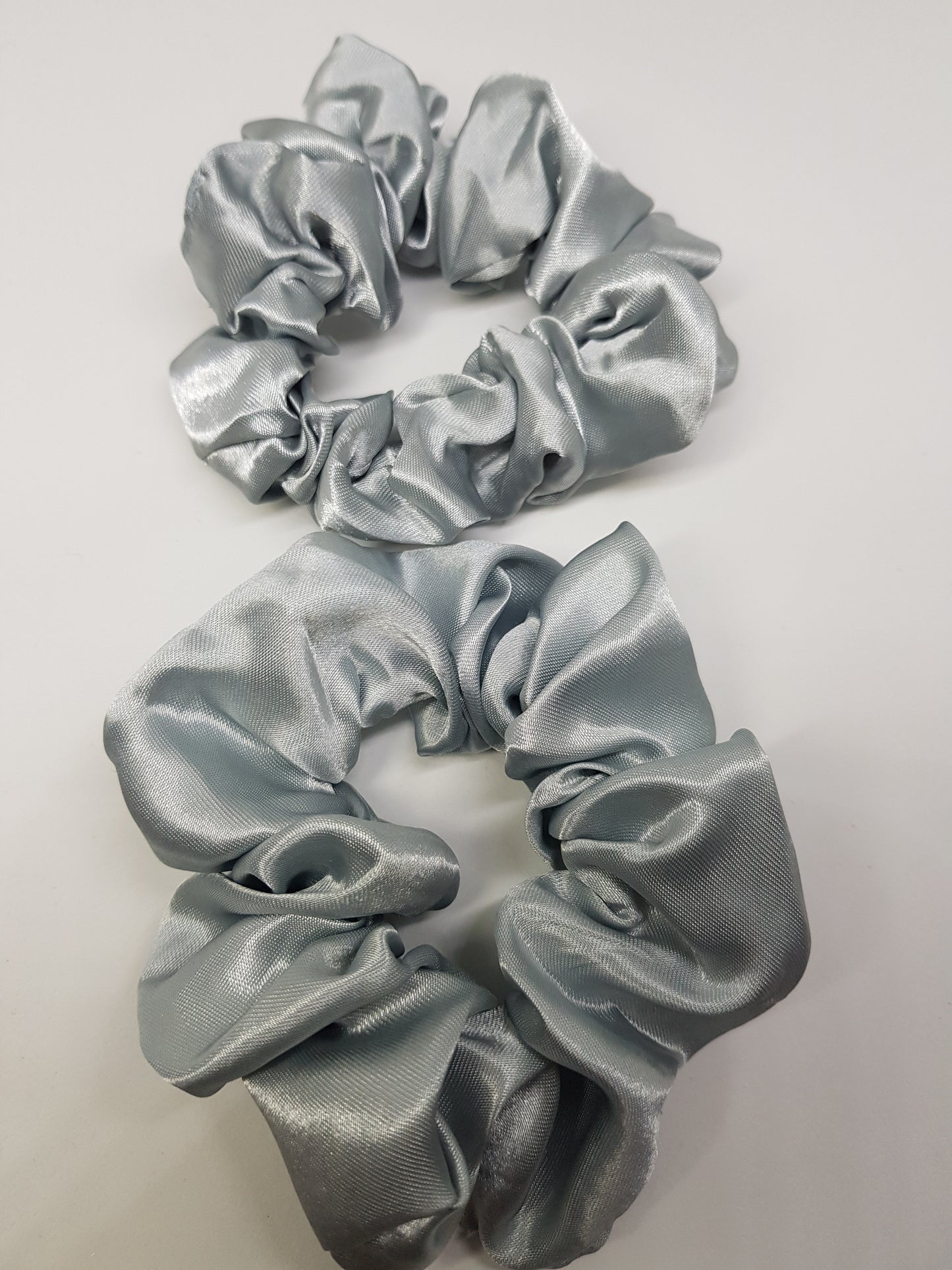 Chouchou satin gris perle